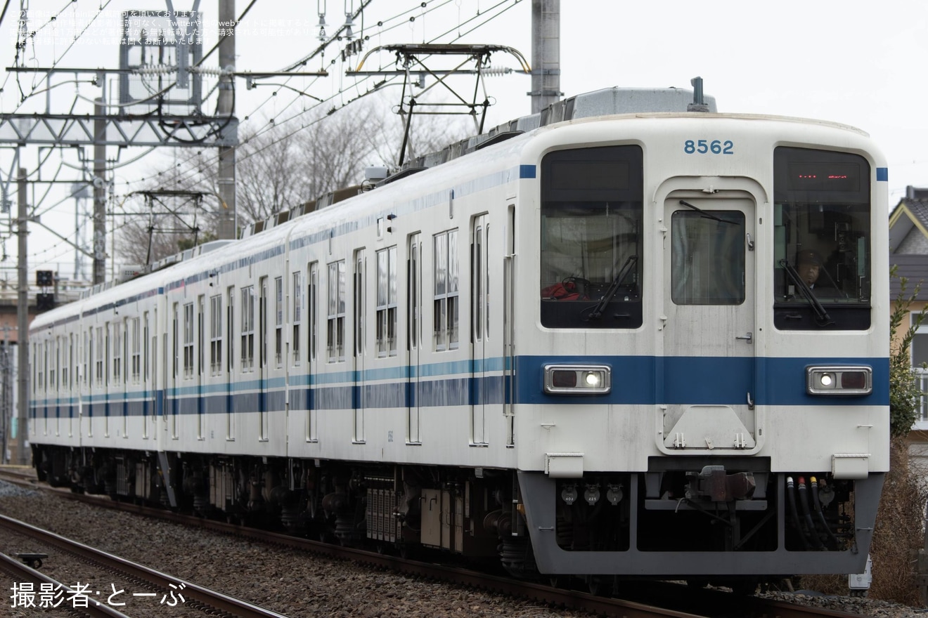 【東武】8000系8562F+8565Fを使用した廃車回送も兼ねた団体臨時列車が運行されるの拡大写真