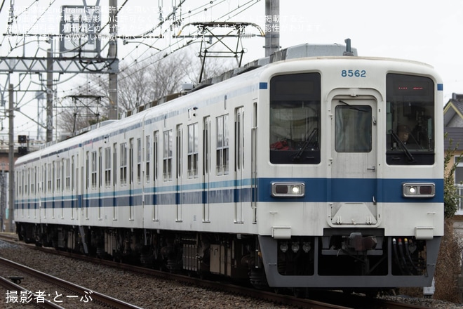 【東武】8000系8562F+8565Fを使用した廃車回送も兼ねた団体臨時列車が運行されるを北春日部~春日部間で撮影した写真