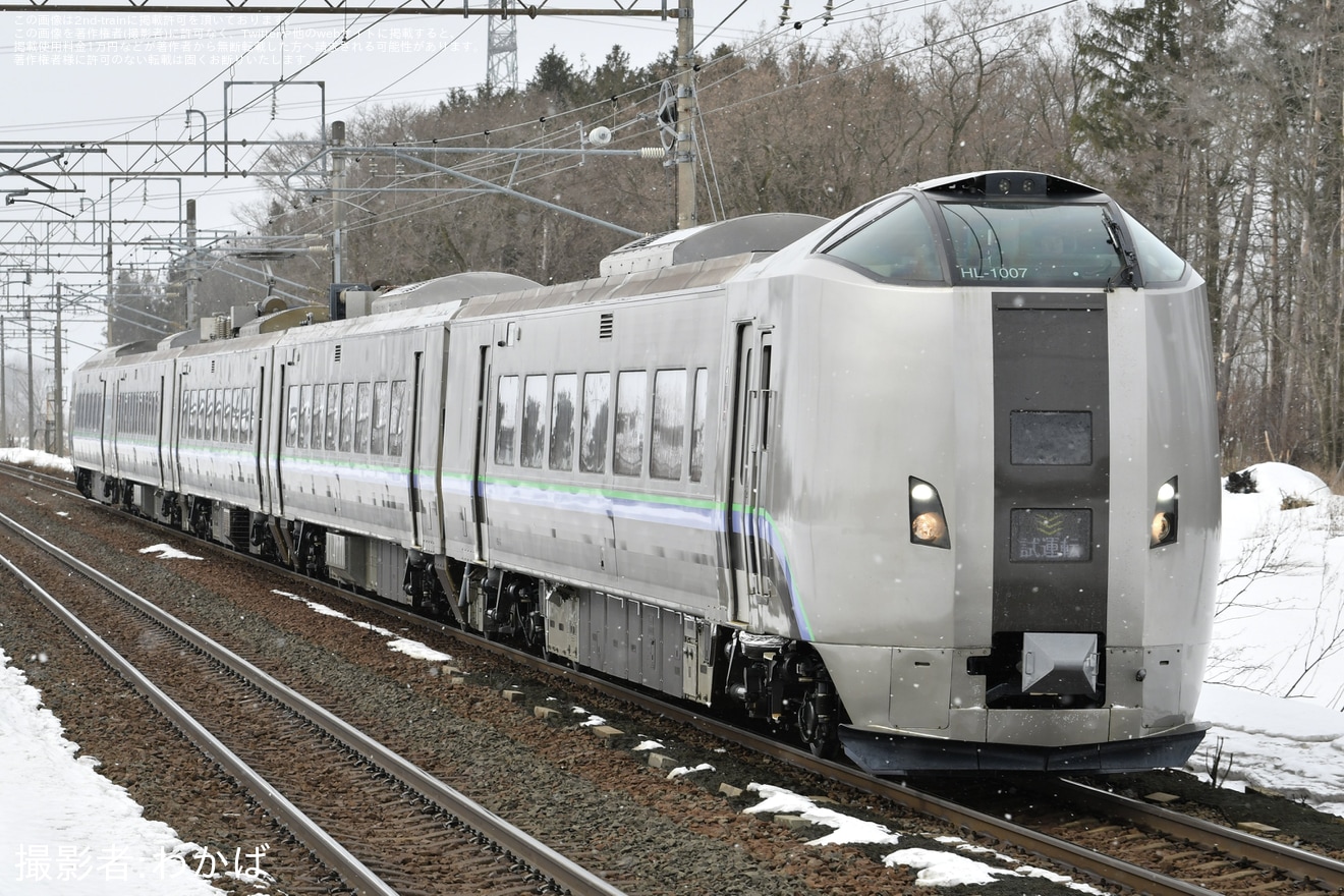 【JR北】789系HL-1007編成が函館本線で試運転を実施の拡大写真