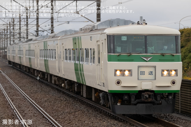 【JR東】185系B6編成団臨送り込みで京葉線、内房線などを回送を新習志野駅で撮影した写真