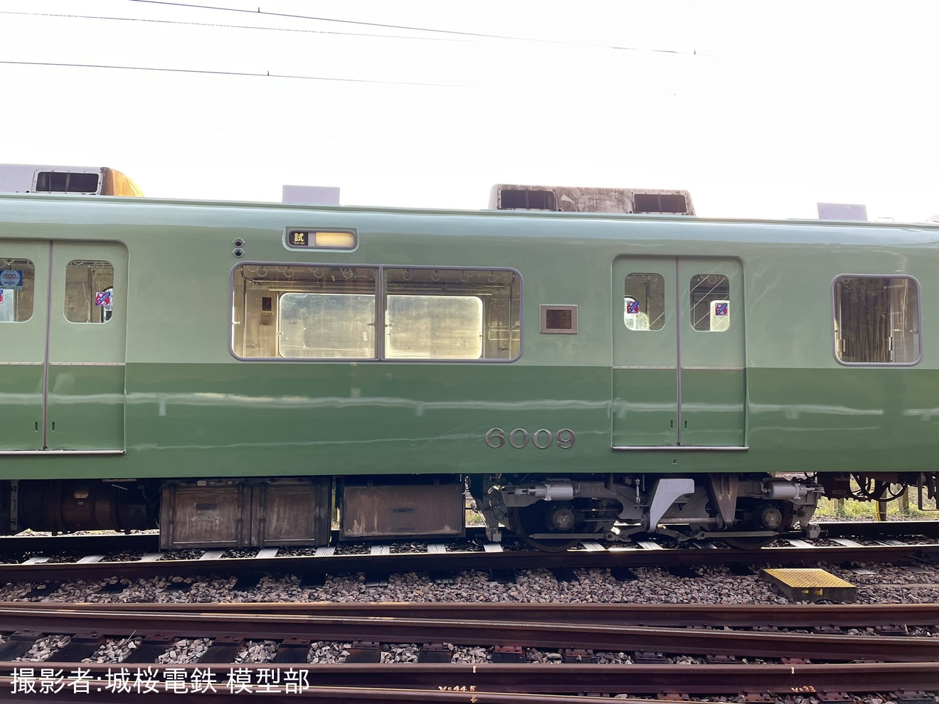 【名鉄】6000系6009Fが「名鉄広見線復刻塗装列車」（3400系いもむしの塗装）にの拡大写真