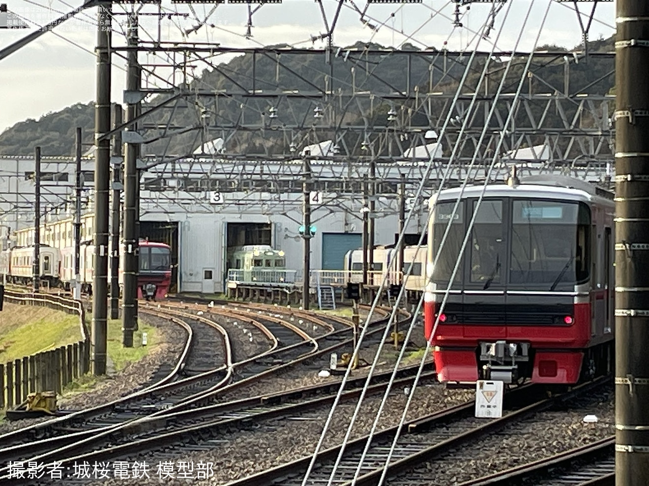 【名鉄】6000系6009Fが「名鉄広見線復刻塗装列車」（3400系いもむしの塗装）にの拡大写真