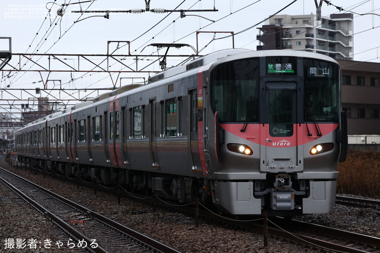 【JR西】そうじゃ吉備路マラソンの開催に伴う臨時列車や列車の増結を実施の拡大写真