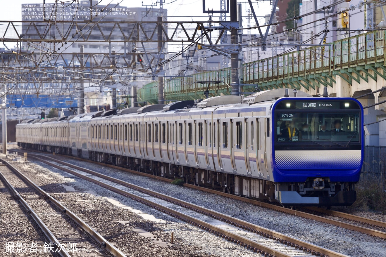 【JR東】E235系クラF-02+J-01編成使用 横須賀線内試運転の拡大写真