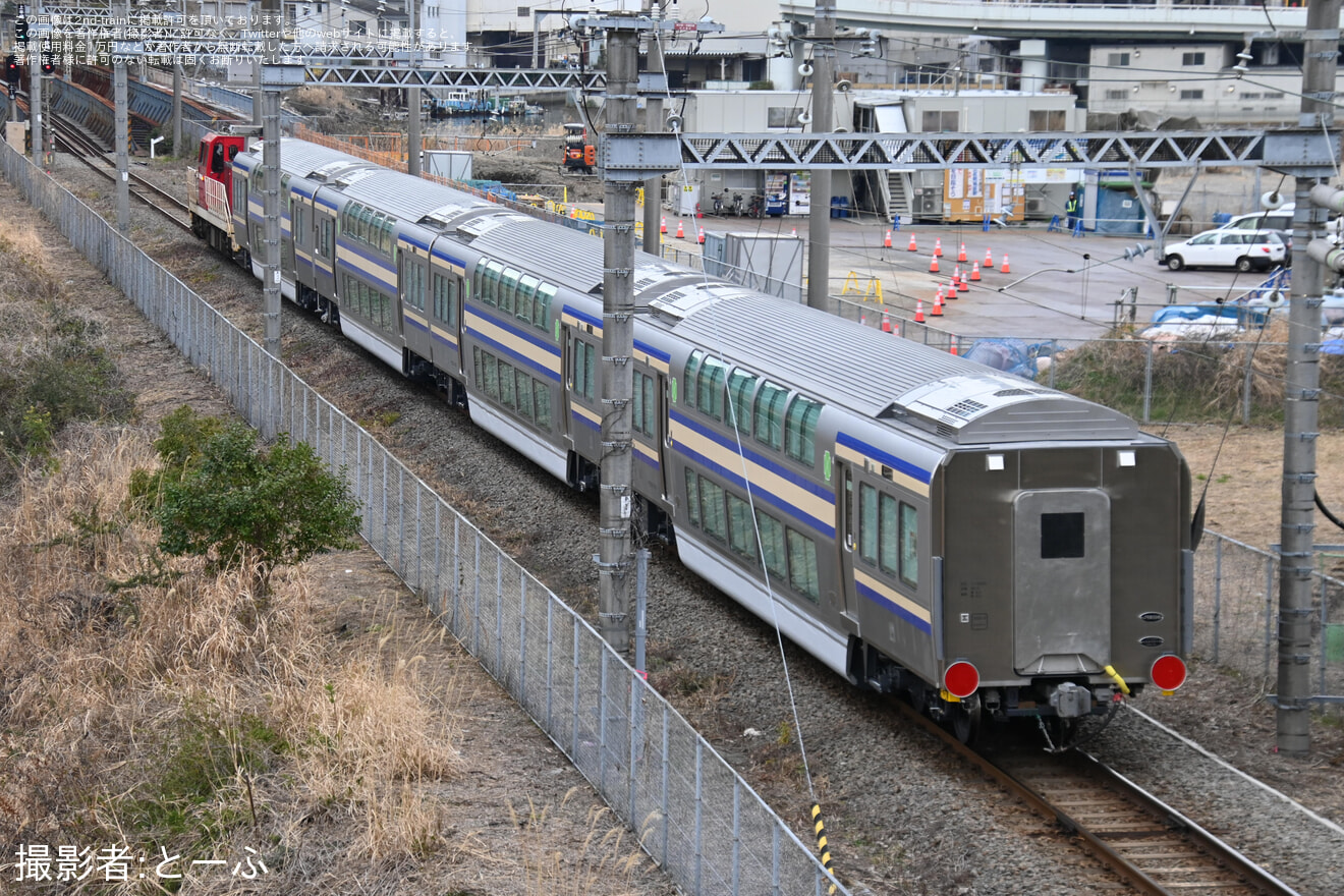 【JR東】E235系1000番台グリーン車(F-35・F-36編成用) 甲種輸送の拡大写真