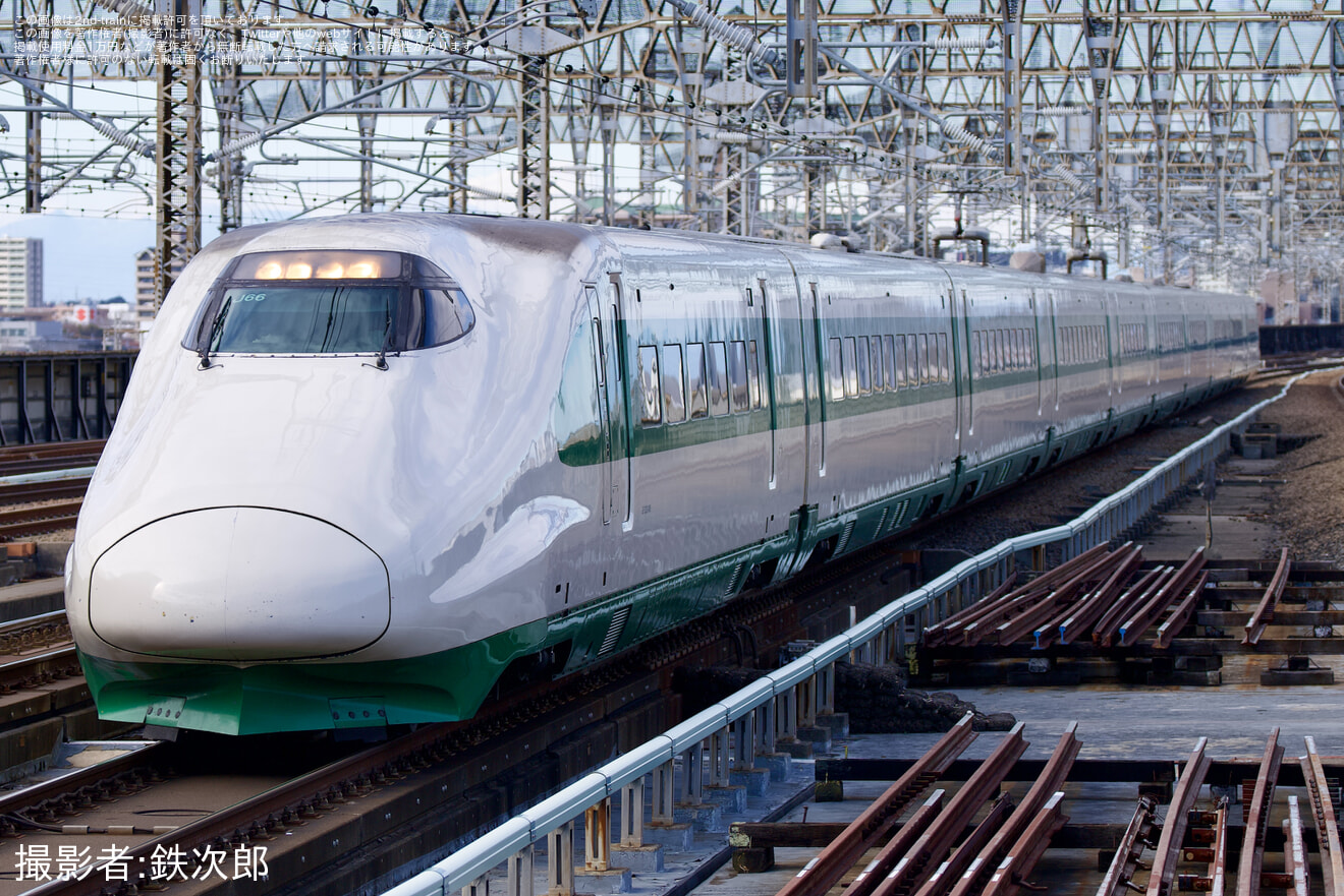 【JR東】「E2系200系カラーで行く盛岡発新潟行直通V字旅」ツアーを催行の拡大写真