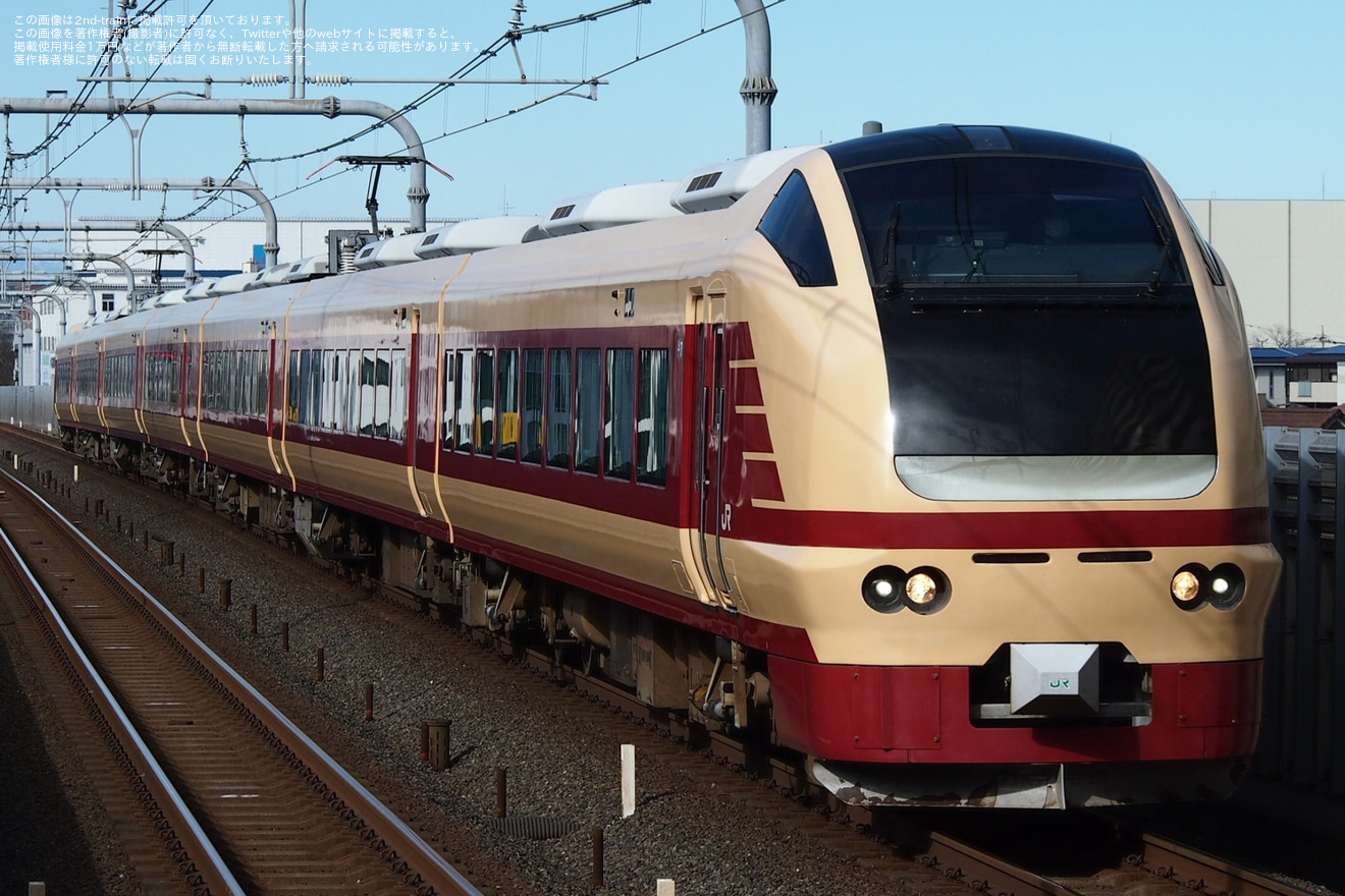 【JR東】E653系K70編成国鉄色を使用した「水戸偕楽園川越号」が運行の拡大写真