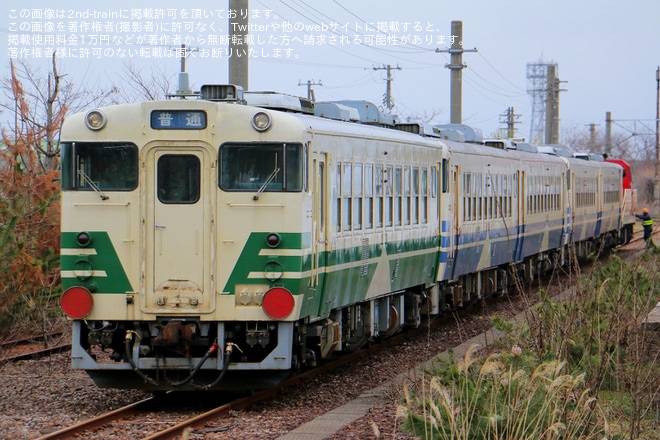【JR東】キハ48形5両が秋田貨物から甲種輸送を不明で撮影した写真