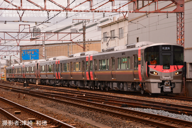 【JR西】227系L10編成+L11編成近畿車輛出場試運転を徳庵駅で撮影した写真