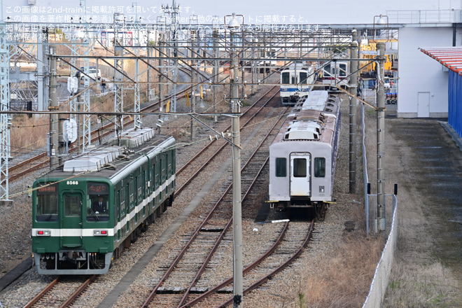 【東武】8000系8568Fを使用した廃車回送も兼ねた団体臨時列車が運行されるを北館林荷扱所で撮影した写真
