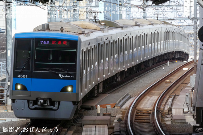 【小田急】4000形4061F(4061×10)新重検明け試運転を東北沢駅で撮影した写真