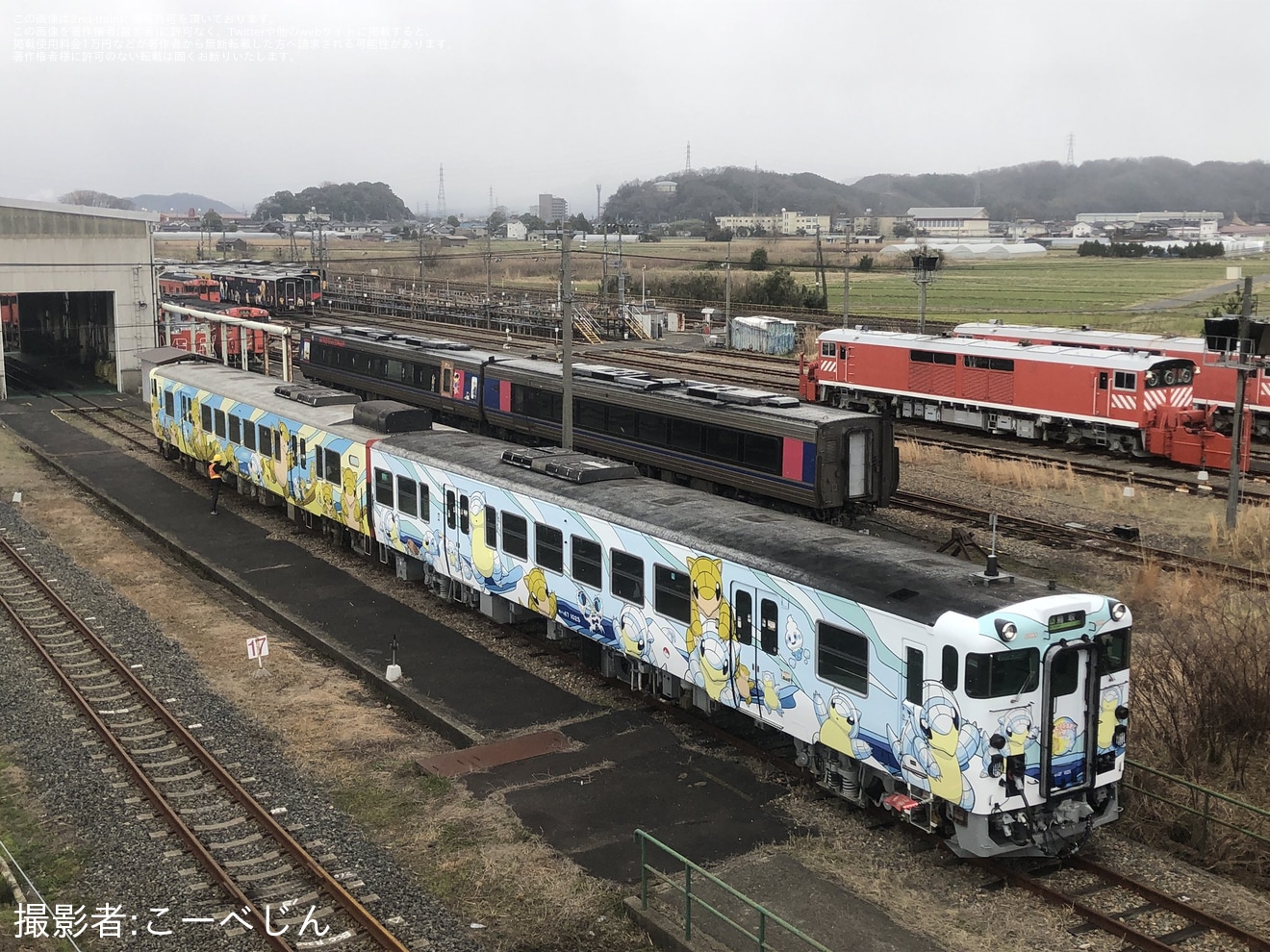 【JR西】キハ47-1025+キハ47-146が「とっとりサンド列車 」ラッピングにの拡大写真