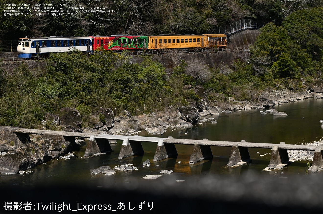 【JR四】「予土線3兄弟三重連『スプリングクルーズ号』」ツアーが催行の拡大写真