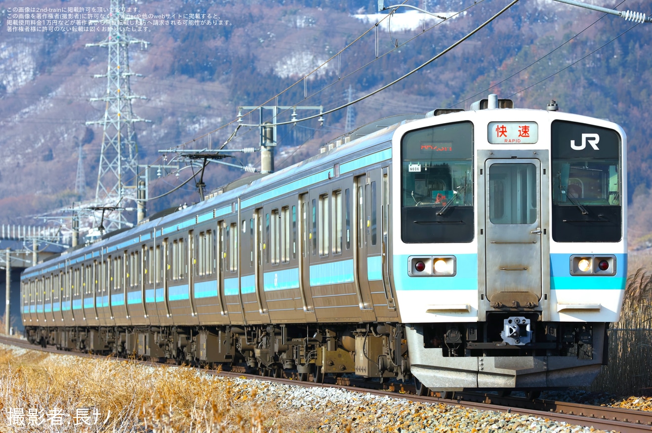 【JR東】8523M塩尻6時57分発長野行き臨時快速が運転終了の拡大写真