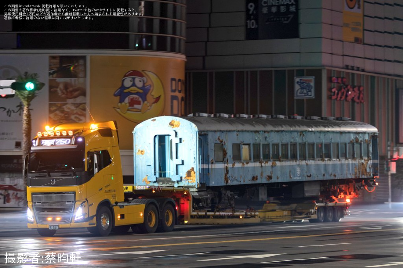 【台鐵】SP32426が展示を終えて陸送の拡大写真