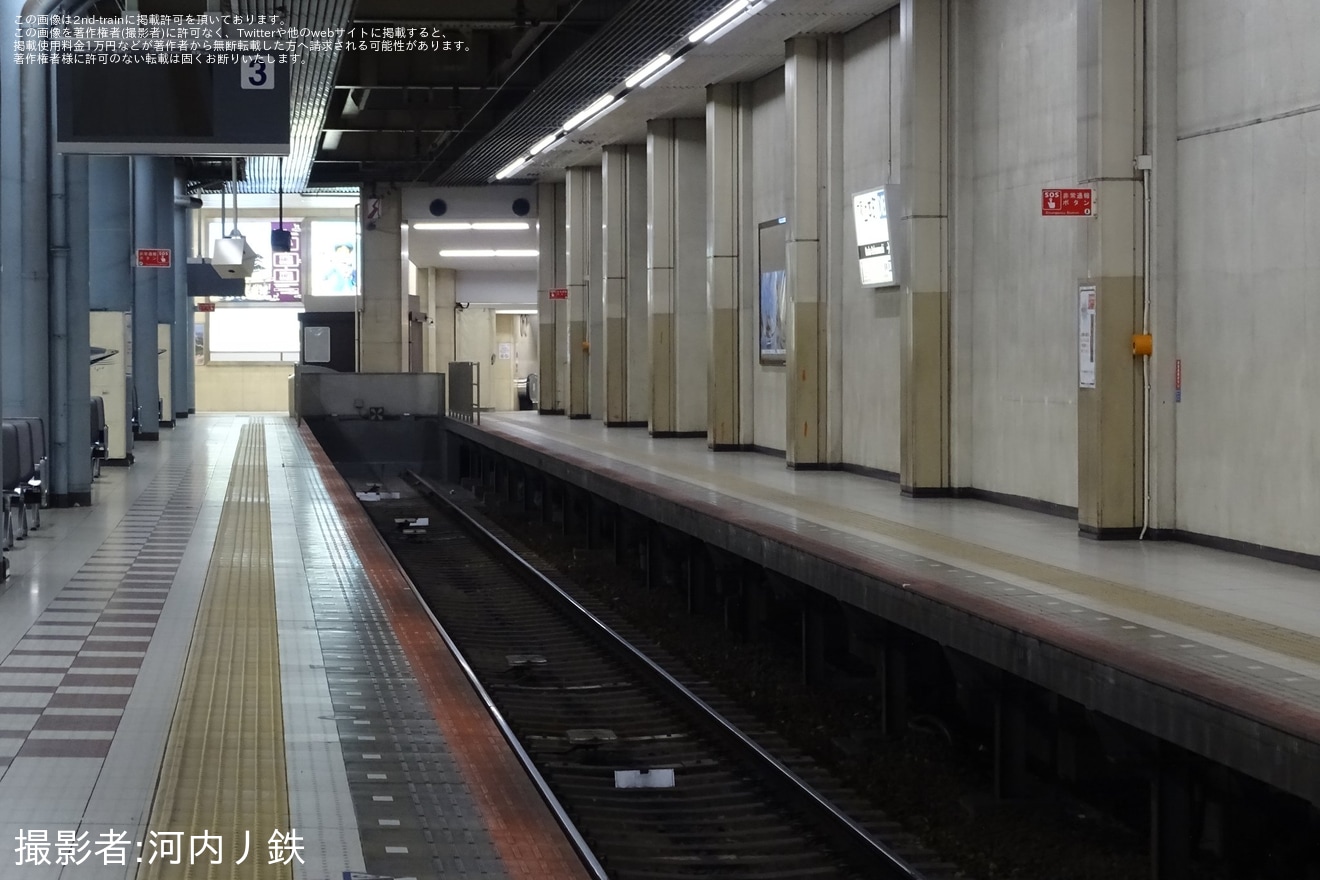 【近鉄】大阪上本町駅の3号線が使用終了し線路が封鎖されるの拡大写真