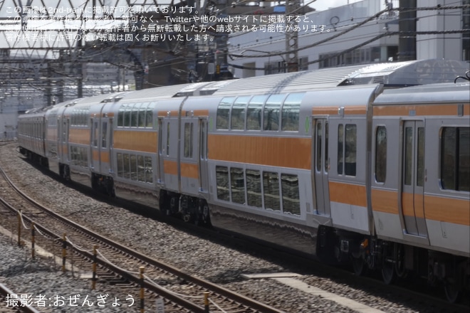 【JR東】E233系トタH56編成グリーン車サロE232/サロE233-23,24組込 性能確認試運転を大船駅で撮影した写真