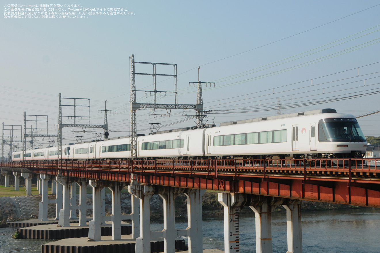 【近鉄】26000系「さくらライナー」の重連運用が終了の拡大写真