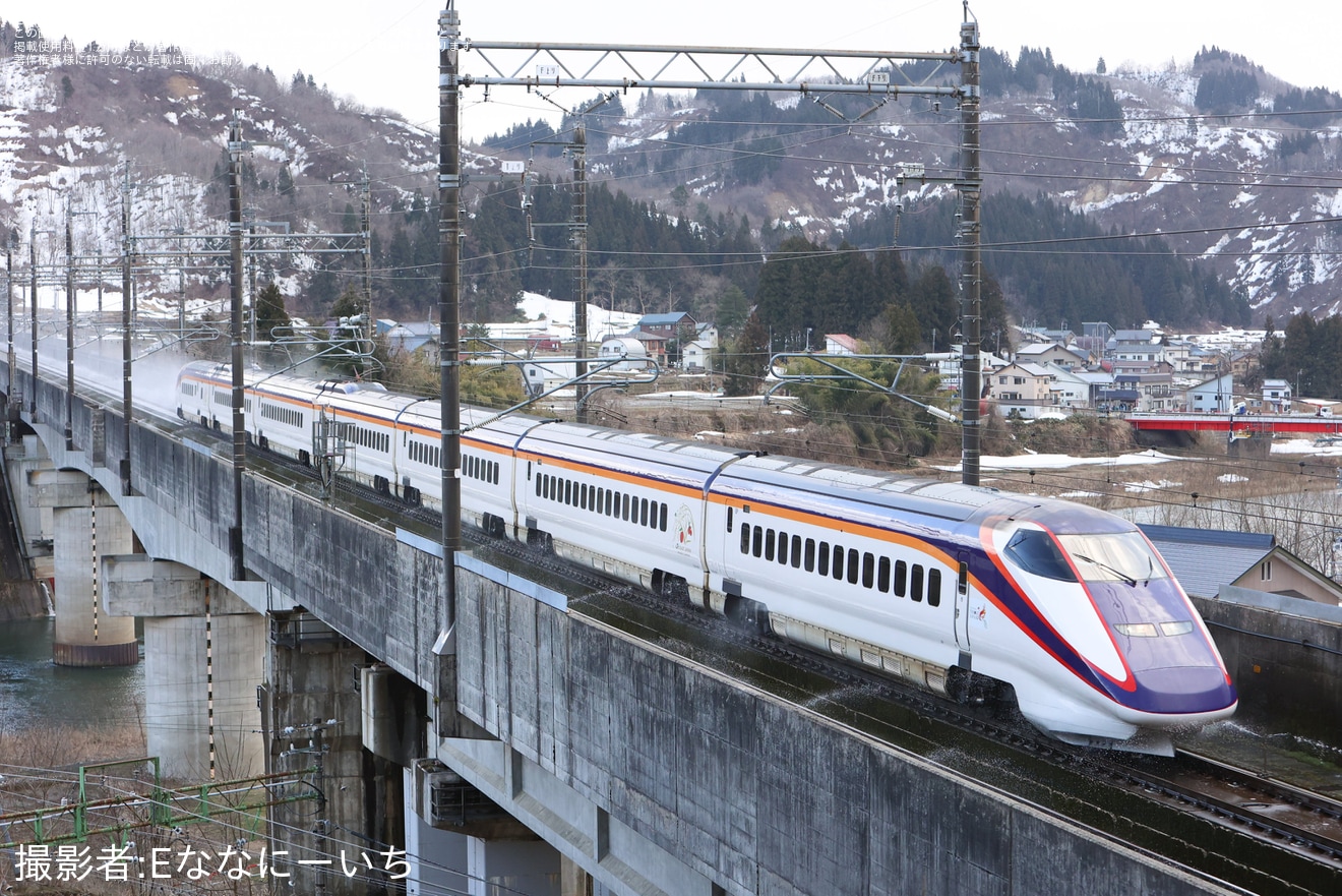 【JR東】E3系L53編成新潟新幹線車両センターへ廃車のため回送の拡大写真