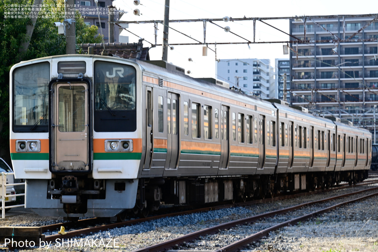【JR海】211系SS7編成とSS8編成とSS11編成が富田駅へ回送の拡大写真
