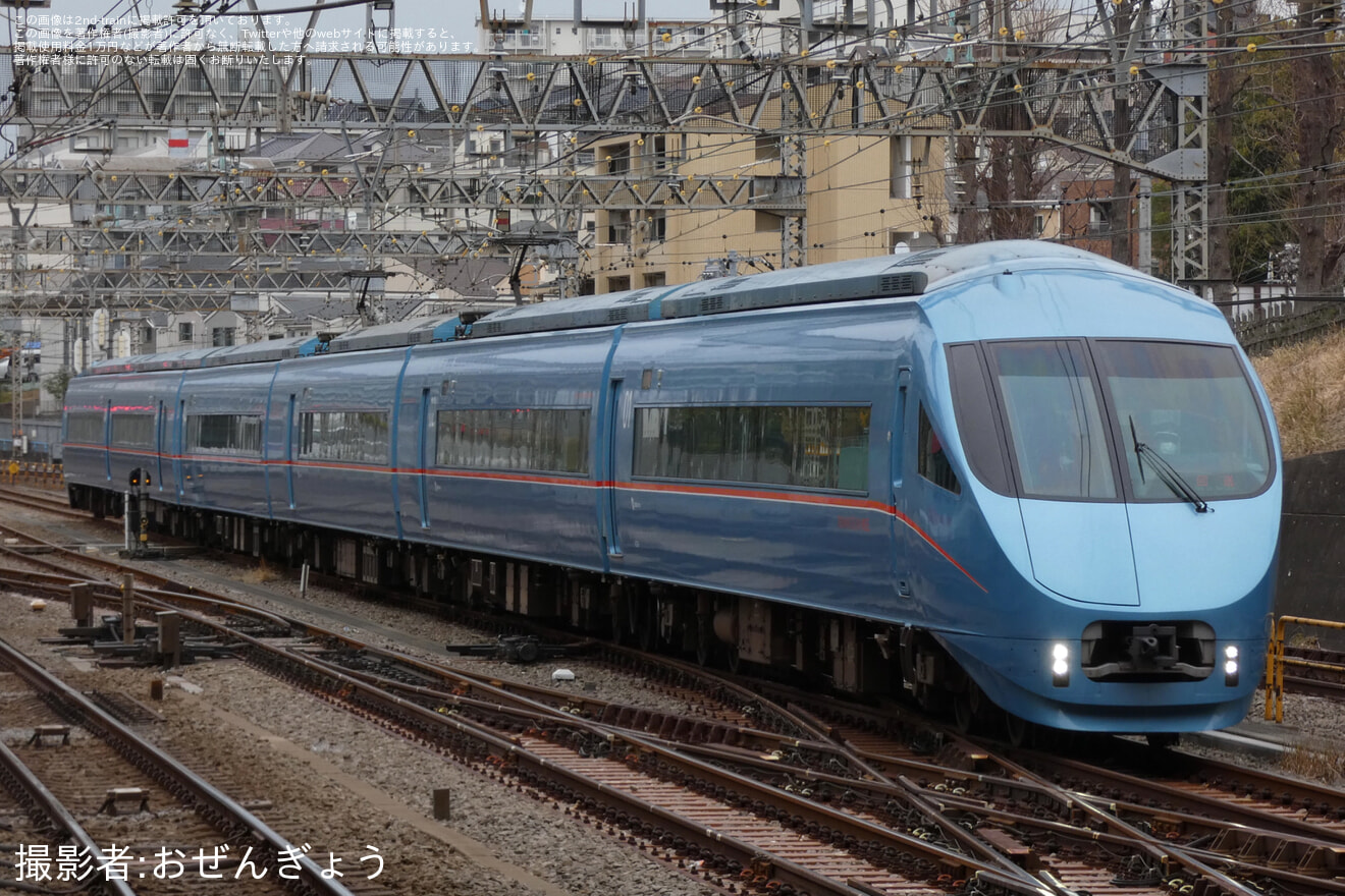 【小田急】特別団体専用列車「よみうりランド60周年号」運転の拡大写真