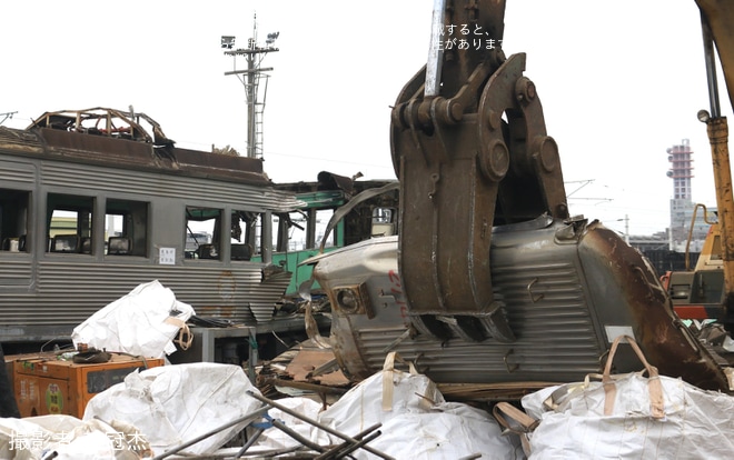 【台鐵】DR2700型DR2714が台東駅解体線で解体中を不明で撮影した写真