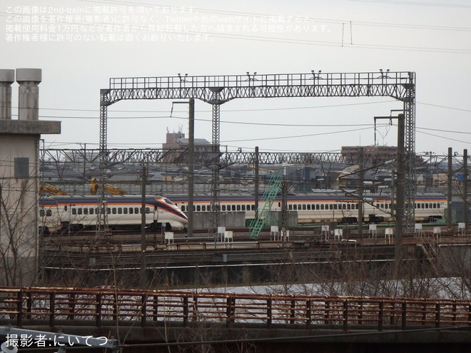 【JR東】E3系L53編成が新潟新幹線車両センターの解体線へを新潟新幹線車両センターで撮影した写真