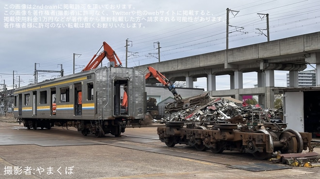 【JR東】 205系ナハT14編成の3号車クモハ204-1104が解体を郡山総合車両センター付近で撮影した写真