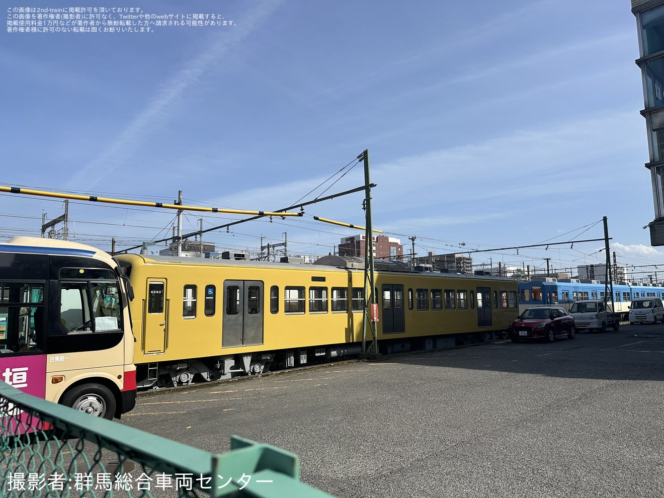 【上信】500形501Fのうち1両が西武鉄道時代の塗装である黄色塗装に変更の拡大写真