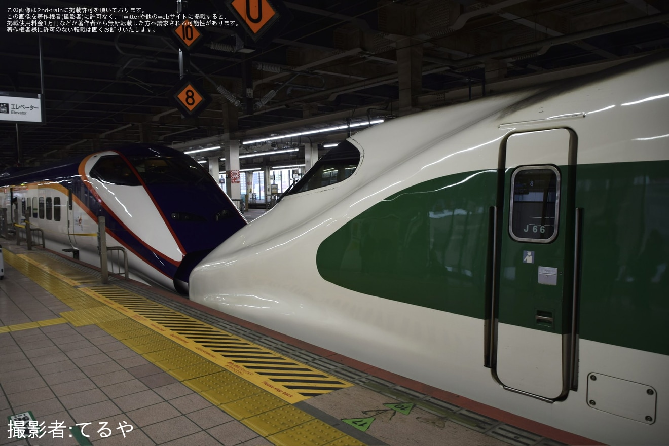【JR東】E2系J66編成(200系カラー)がつばさ121号の伴走車として運用の拡大写真