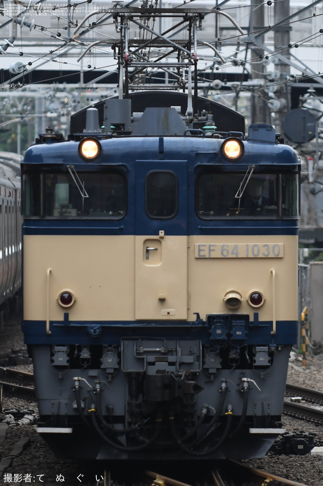 【JR東】EF64-1030が新潟車両センターへ返却回送の拡大写真