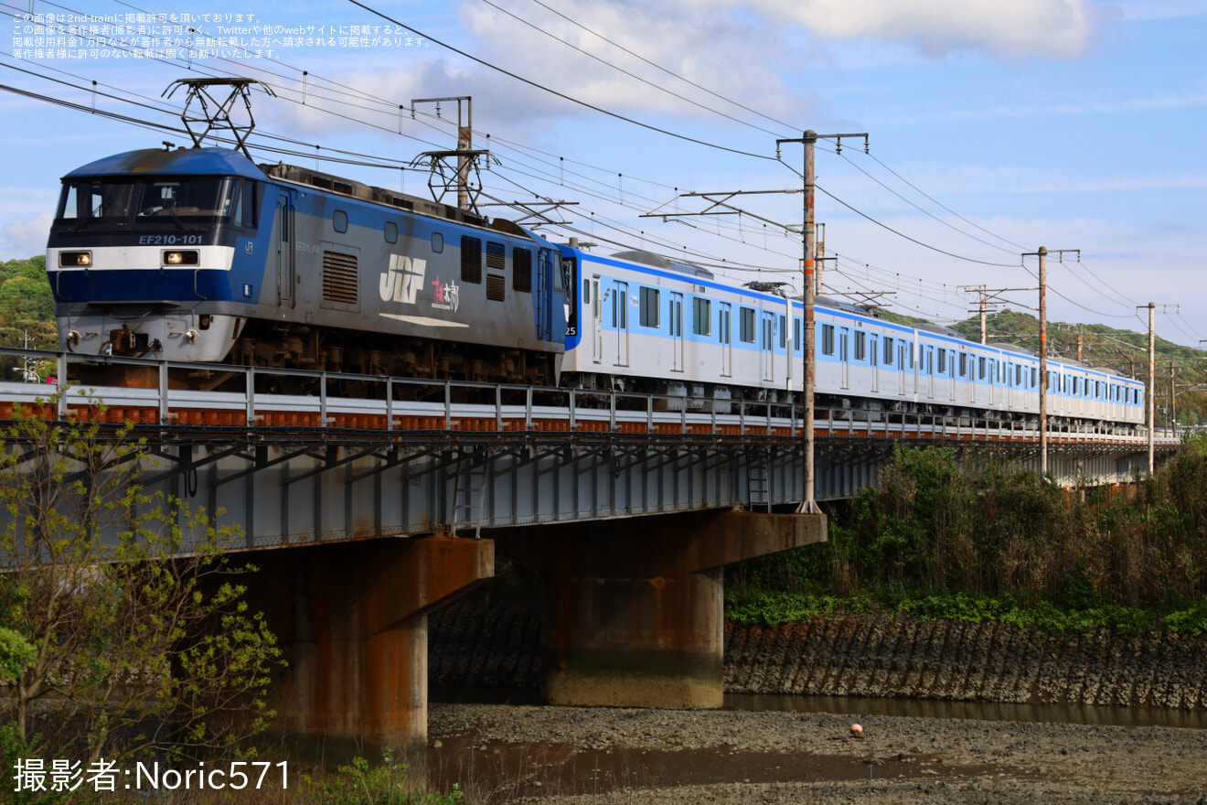 【福市交】新型車両4000系の出場1本目となる編成の甲種輸送の拡大写真