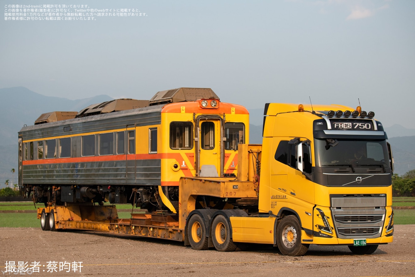 【台鐵】DR2900型DR2910が陸送の拡大写真
