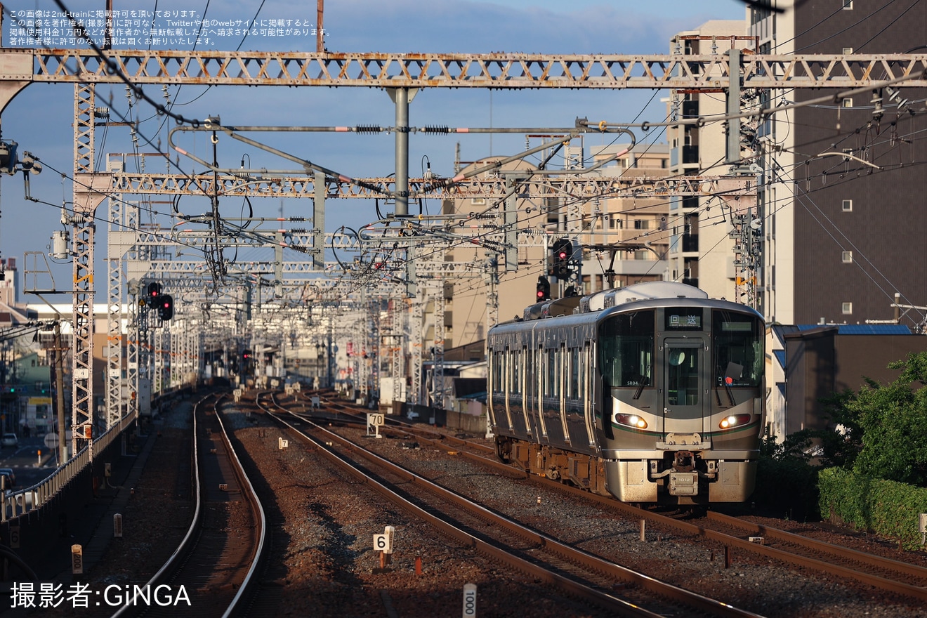 【JR西】227系SR04編成吹田総合車両所本所入場回送の拡大写真