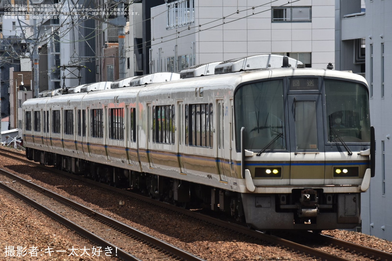 【JR西】221系K05編成網干総合車両所本所へ回送の拡大写真