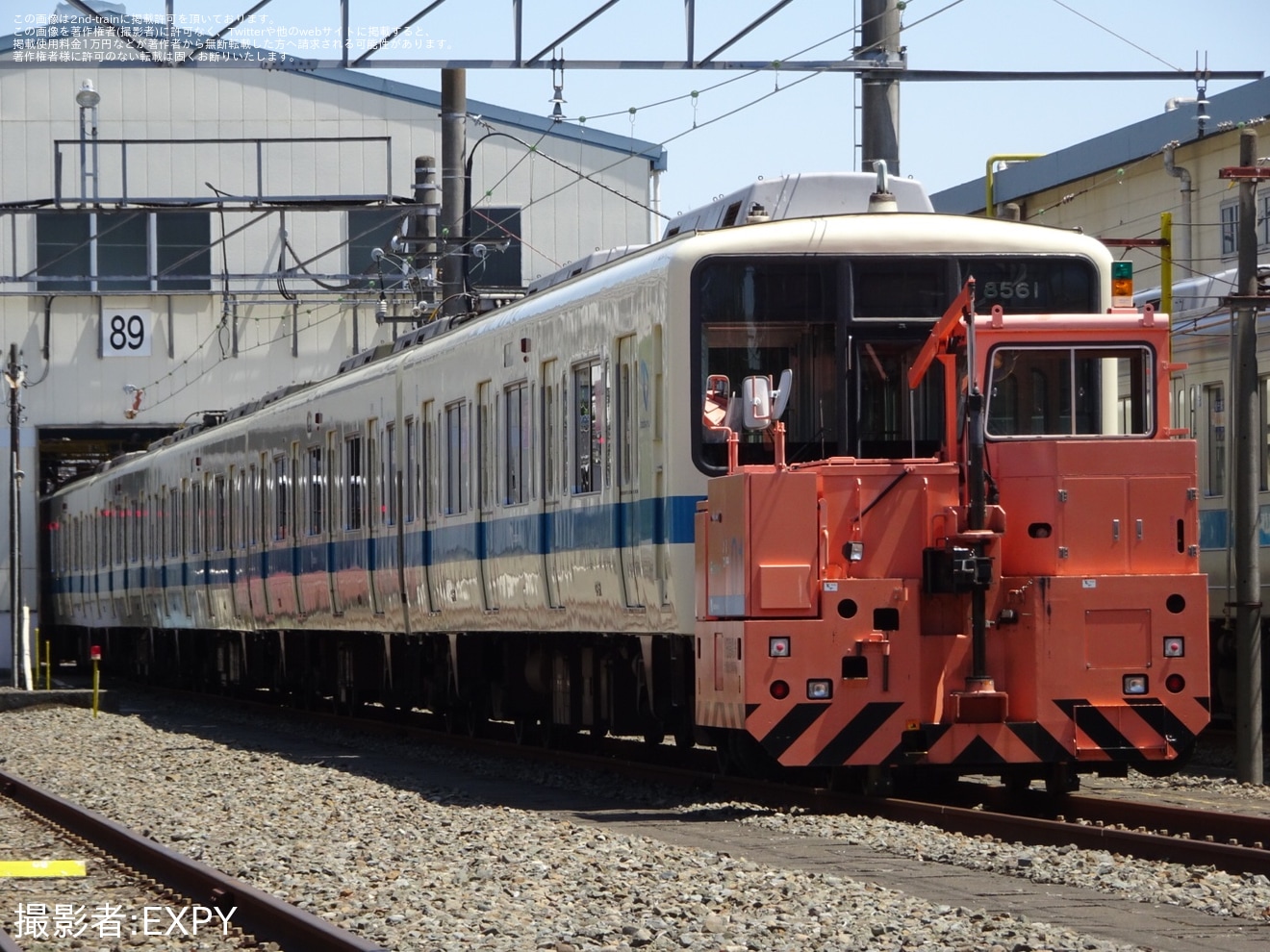 【小田急】8000形8261F(8261×6)が 大野総合車両所89番線に入線の拡大写真