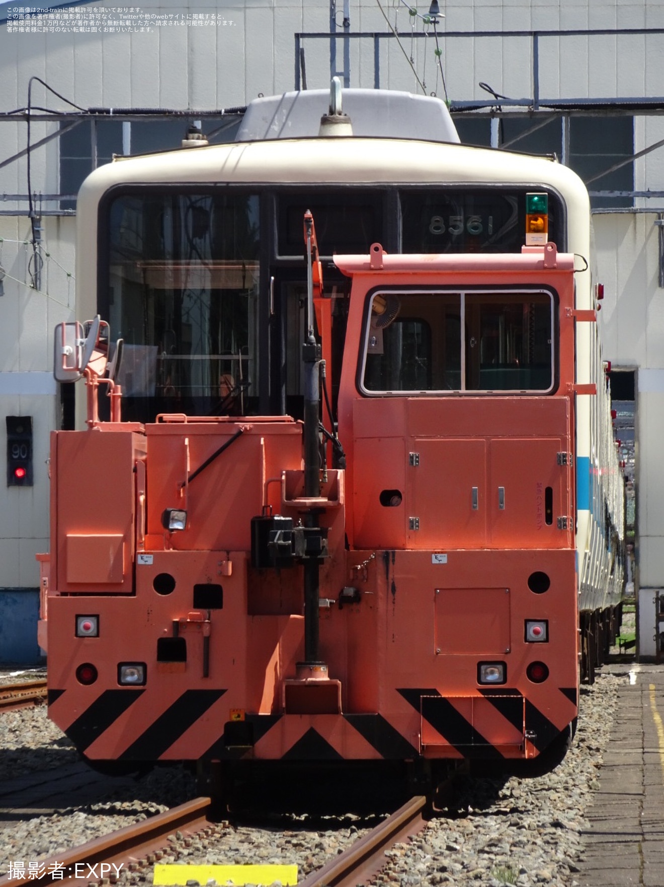 【小田急】8000形8261F(8261×6)が 大野総合車両所89番線に入線の拡大写真