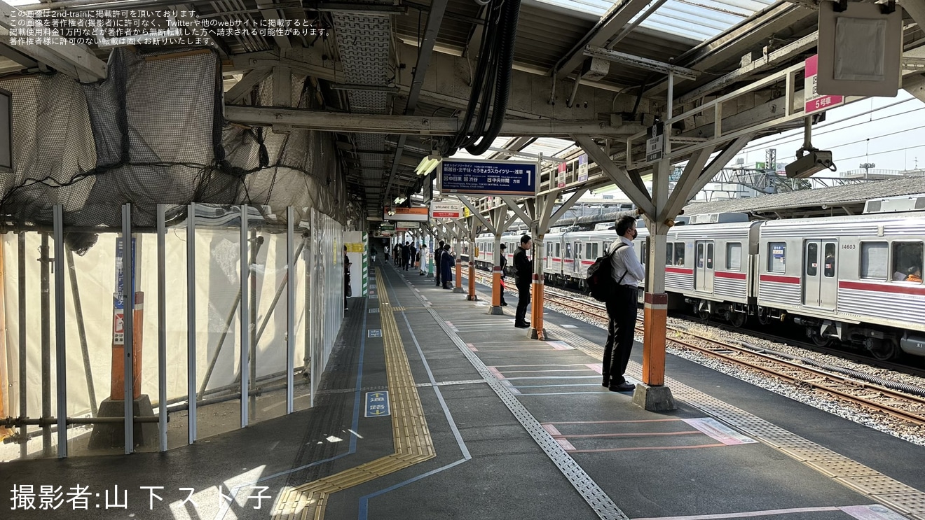 【東武】春日部駅の1/2番線が仮設ホームへ切り替えの拡大写真