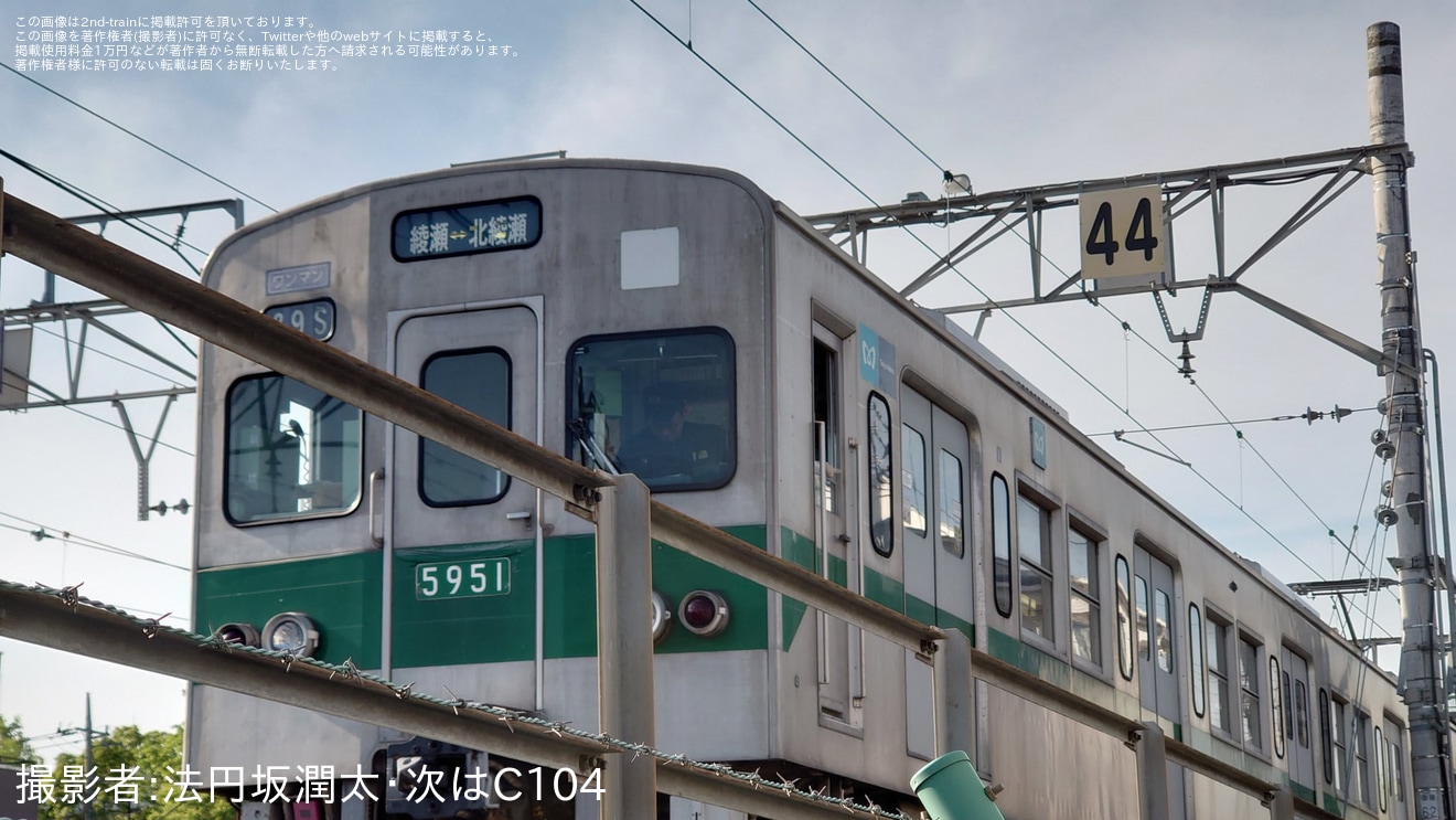 【メトロ】動態保存されている5000系5951Fが綾瀬車両基地内にて走行の拡大写真