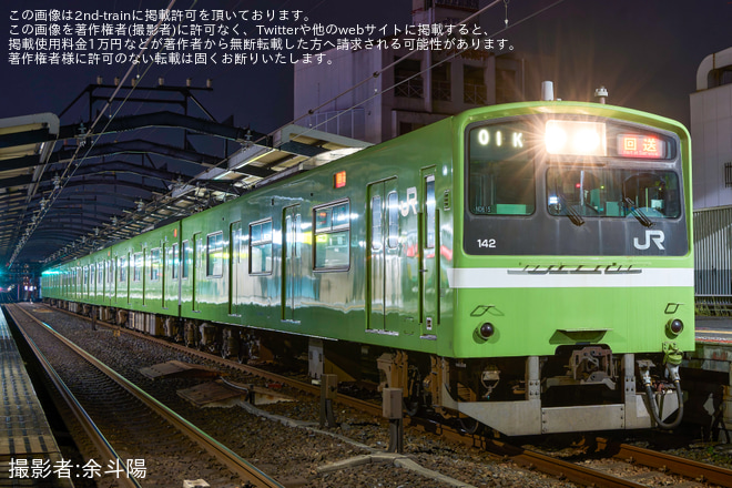 【JR西】西九条駅　ホームドア輸送を桃谷駅で撮影した写真