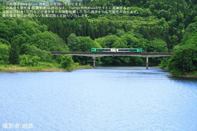 【JR東】「風っこ錦秋湖」号を運行を不明で撮影した写真