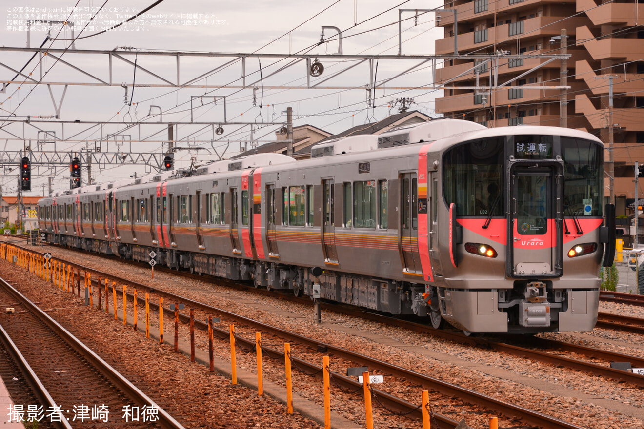 【JR西】227系Urara L01+02編成川崎車両出場試運転の拡大写真