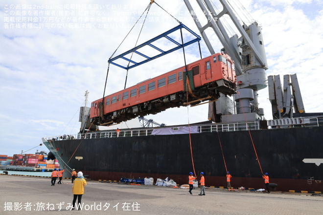 【SRT】元秋田車のキハ40系列がタイのレムチャバン港で陸揚げ
