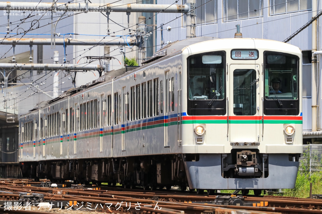 【西武】4000系4005Fが横瀬車両基地へ回送(廃車と思われる回送)の拡大写真