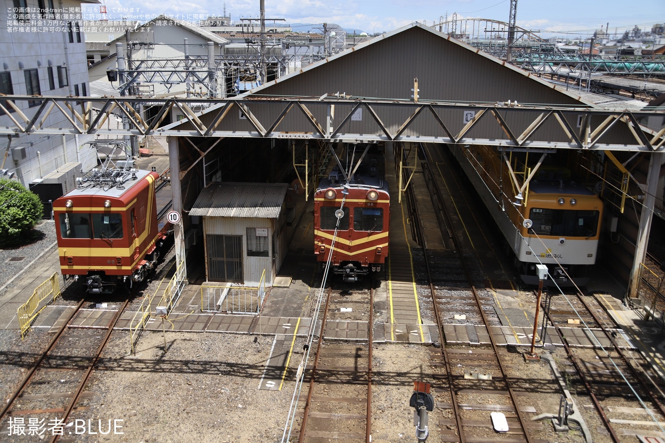 【近鉄】電動貨車モト90形 MF97塩浜検修車庫出場回送の拡大写真