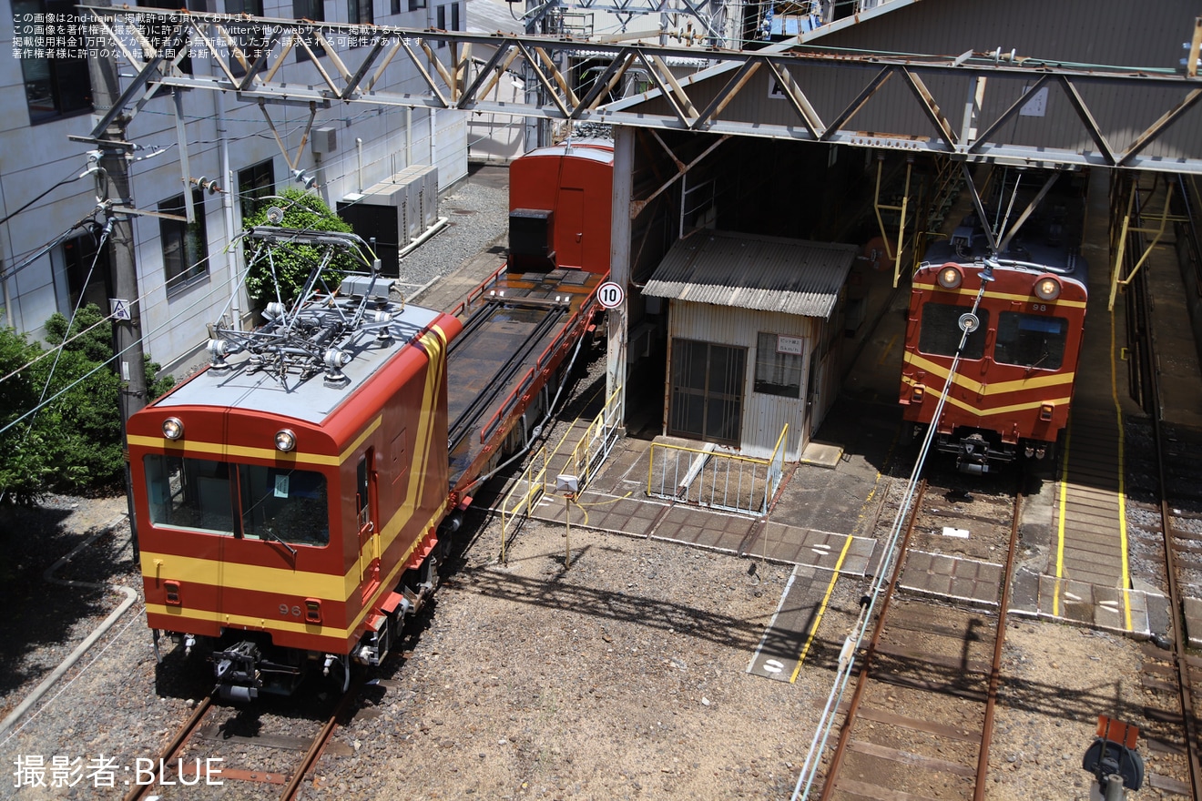 【近鉄】電動貨車モト90形 MF97塩浜検修車庫出場回送の拡大写真