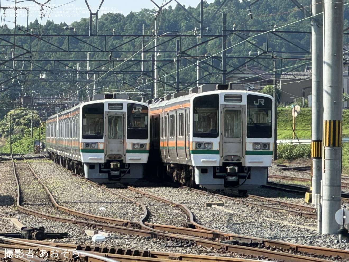【三岐】211系SS3編成とSS11編成が東藤原駅へ移動の拡大写真
