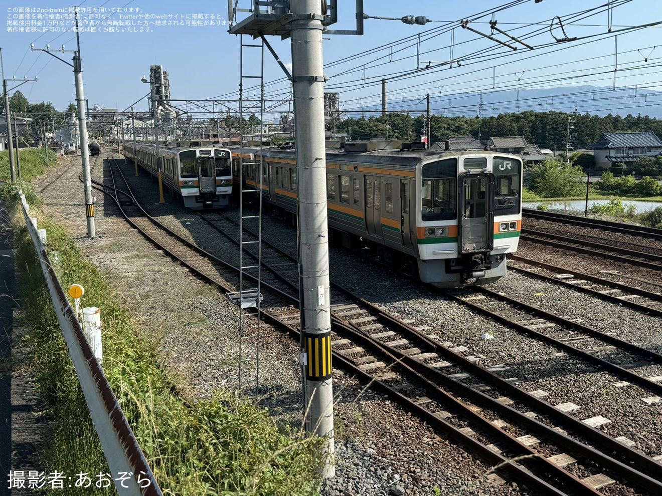 【三岐】211系SS3編成とSS11編成が東藤原駅へ移動の拡大写真