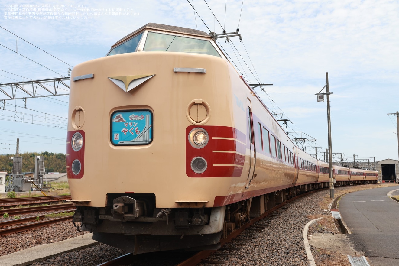 【JR西】後藤総合車両所出雲支所でツアー参加者向けの381系展示が実施の拡大写真