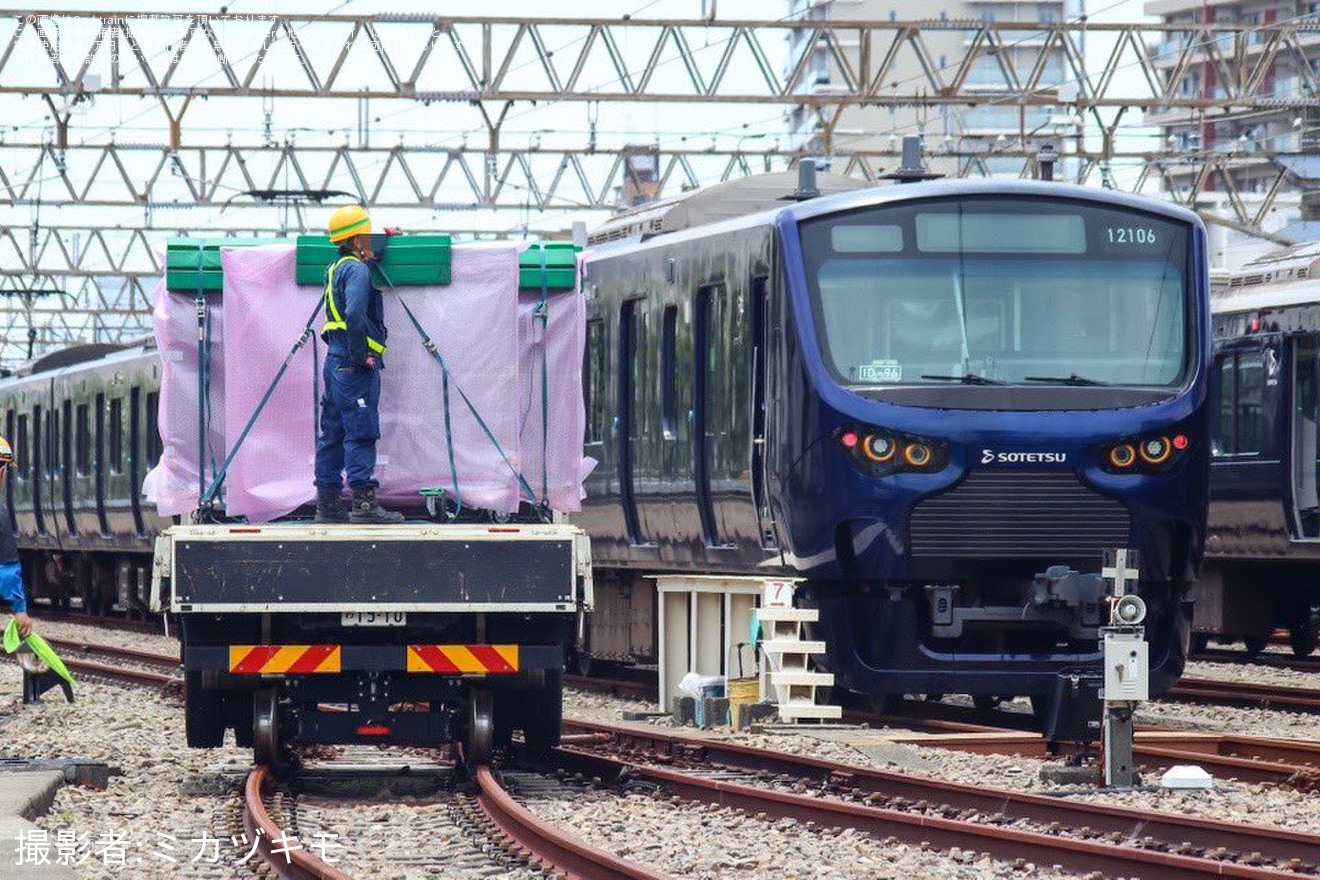 【相鉄】和田町駅1番線へのホームドアの設置に向けたホームドア輸送の拡大写真